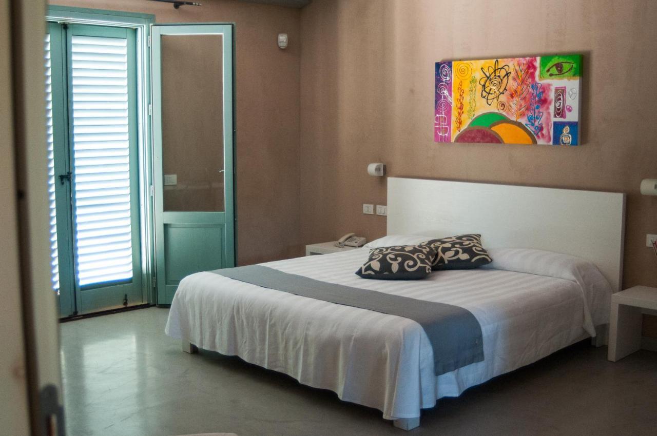 Relais Casina Miregia Hotel Менфи Екстериор снимка